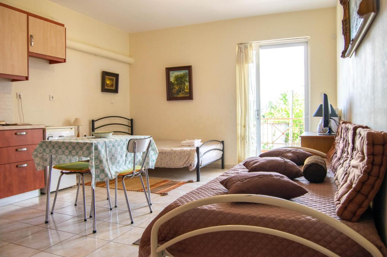 Gallery Suites "Athina" Mesolóngion Екстериор снимка